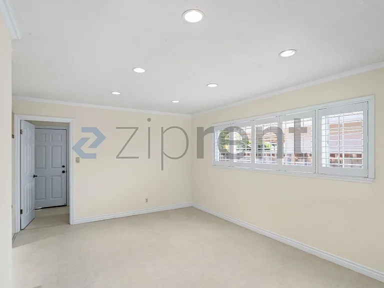 1075 Kildare Ave — Photo 12