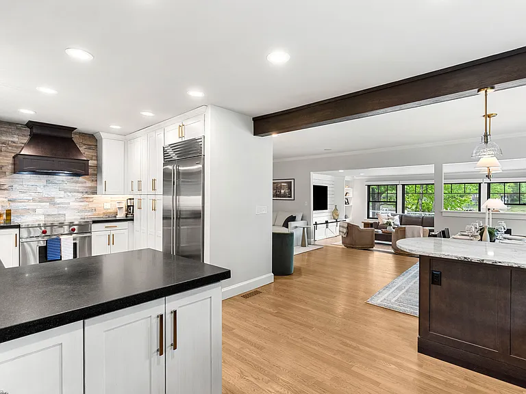 6 Sagamore Grv — Photo 36