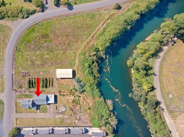 1720 Makinster Rd, Tillamook, OR 97141