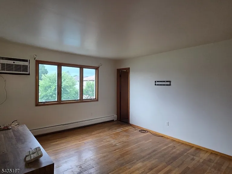 508 Lincoln St #2 — Photo 2