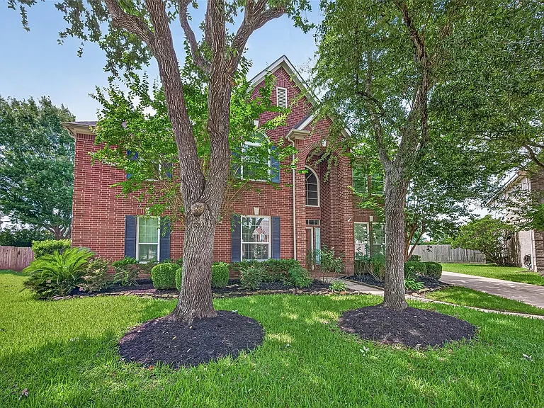 1415 Kennewick Ct — Photo 2