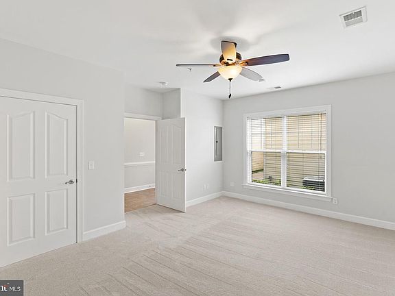 5th image of 572 Marina Landing Ln