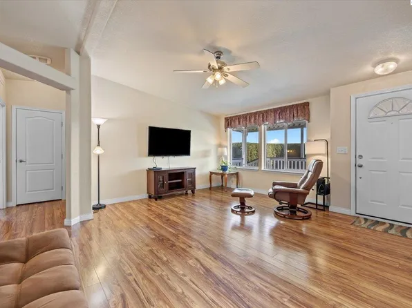 312 S Columbia Center Blvd Unit 63, Kennewick, WA 99336