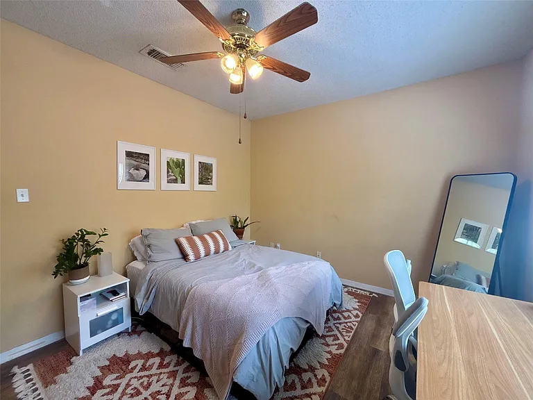 915 W 23rd St #206 — Photo 22