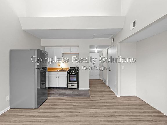 4th image of 2323 Woodson Rd APT L