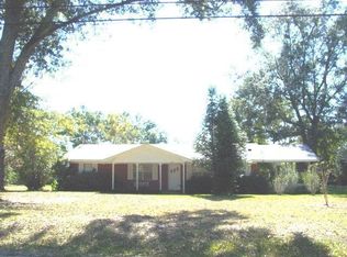 335 Lumpkin Rd, Carriere, MS 39426