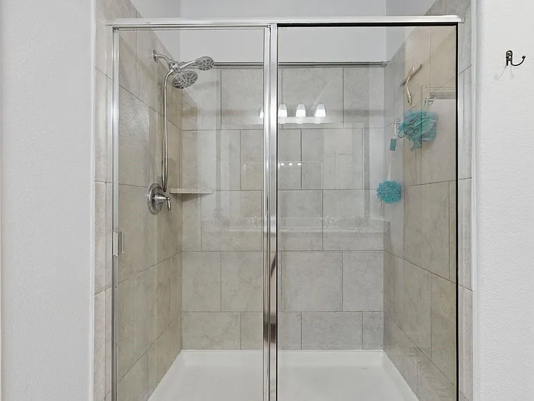 127 Buttonwood Ct — Photo 16