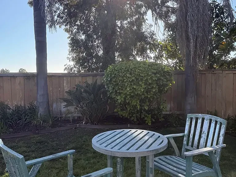 6689 Hollycrest Ct — Photo 7