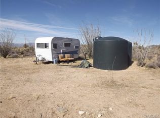 11186 S Jenny Rd, Yucca, AZ 86438