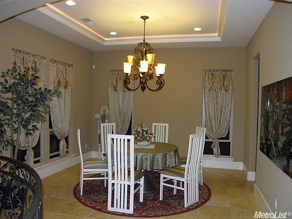 5th image of 5027 Breese Cir