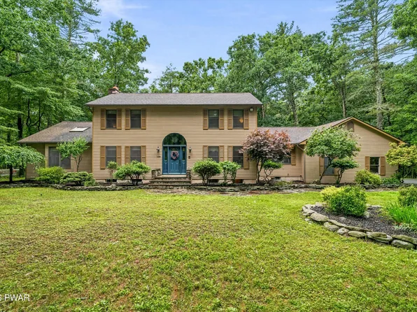 105 Stonehedge Ln, Milford, PA 18337