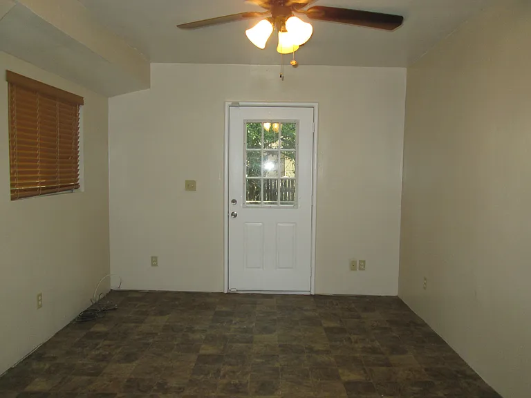 3032 N Inyo St — Photo 10