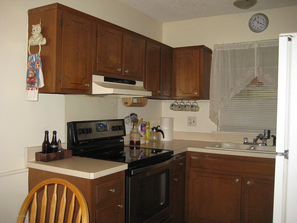 1st image of 258 Laurel Place #C