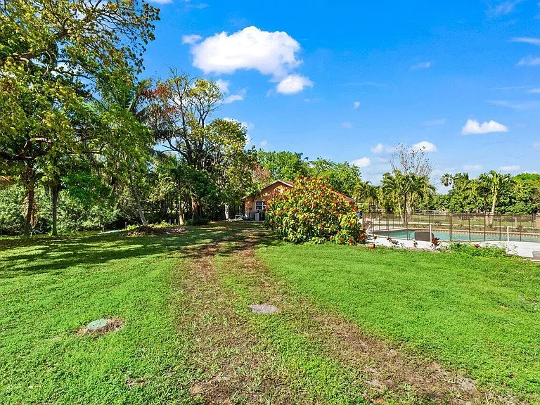 5313 Colbright Rd — Photo 43