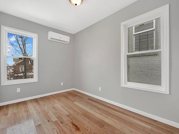4th image of 3014 Bronxwood Ave Floor 2
