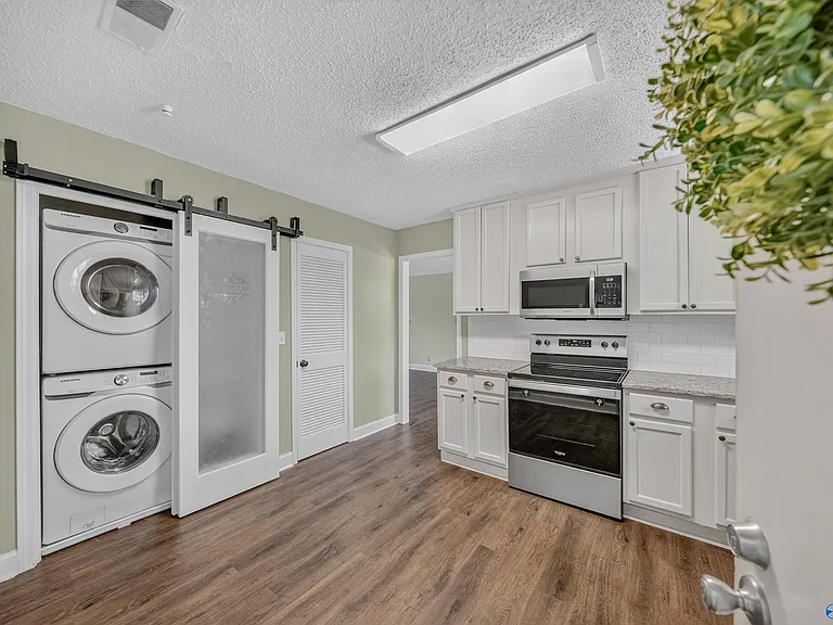 1208 Willowbrook Dr SE #C — Photo 3