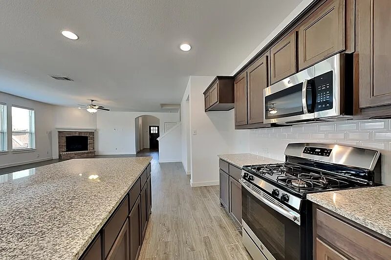 4 bed, 3.0 bath, 2503 sqft, $2,999 — Photo 4