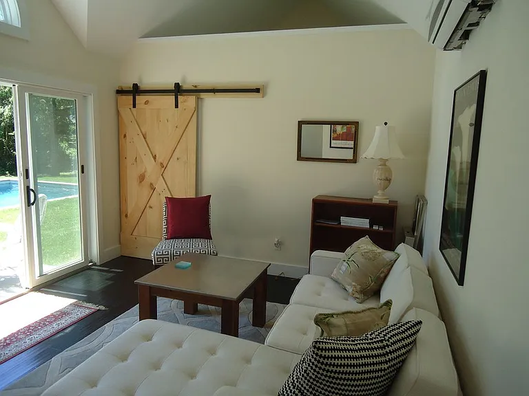200 Lumber Ln — Photo 18