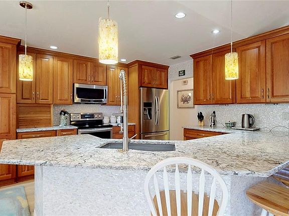 3rd image of 770 E Ireland Ct