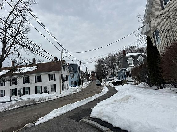 4th image of 26 Danforth St