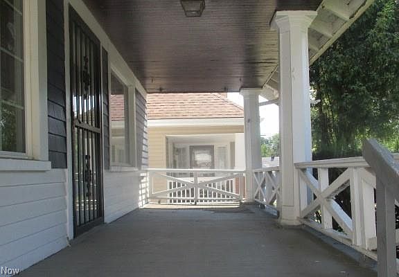 4th image of 3631 W 122nd St