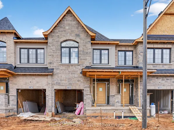 600 Maplehill Dr #2, Burlington, ON L7N 2W3