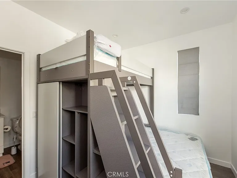 2208 Synergy — Photo 15