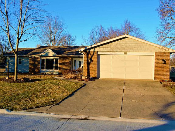3rd image of 1401 Buckskin Dr