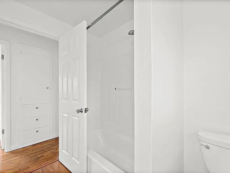 118 Violet Meadow St E — Photo 16