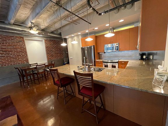 2nd image of 1502 Jones St Penthouse 2