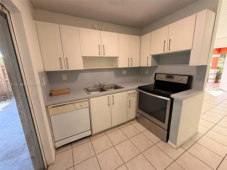 18674 SW 100th Ave #18674 — Photo 10