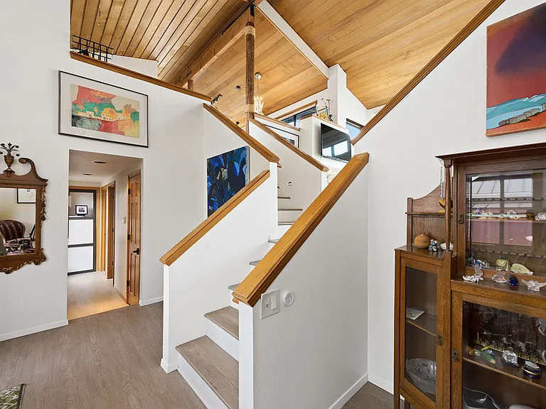 2031 Fairview Ave E #H — Photo 7