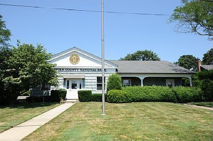 1st image of 828 Montauk Hwy