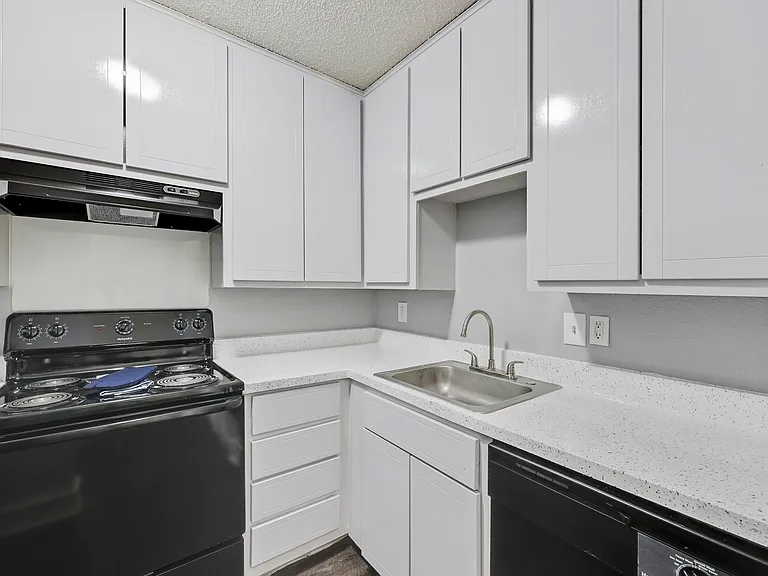 Bent Creek Apartments — Photo 14