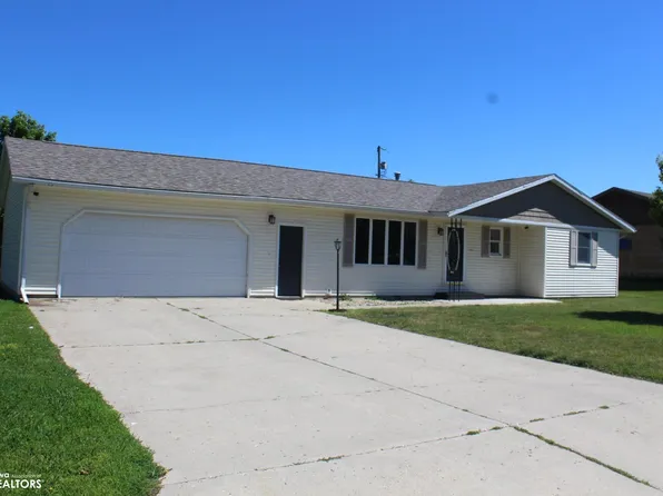 224 W 9th St, Kanawha, IA 50447