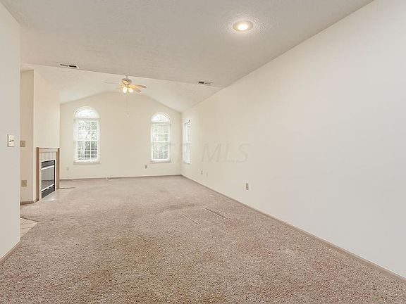 3rd image of 340 Villa Oaks Ln