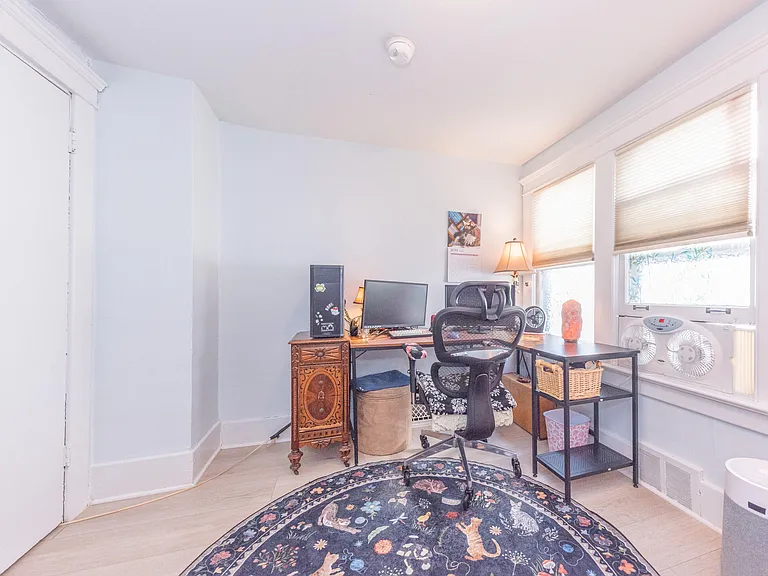 1123 W Huron St — Photo 34