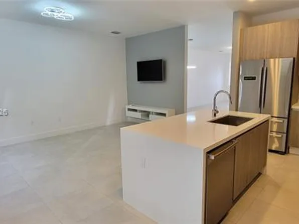 10219 NW 72nd Ter #Townhouse 10219, Miami, FL 33178