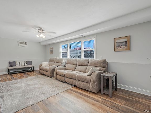4th image of 477 N Indiana Avenue