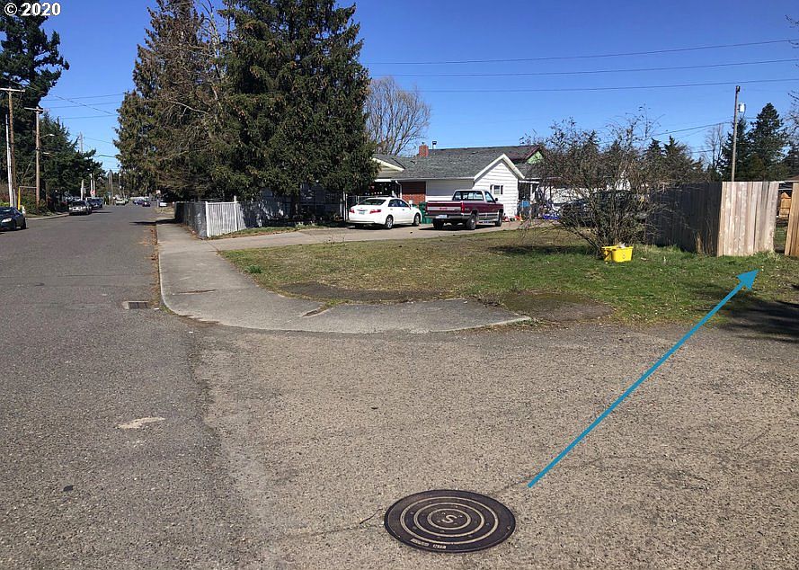 2nd image of 9742 SE Woodstock Ct