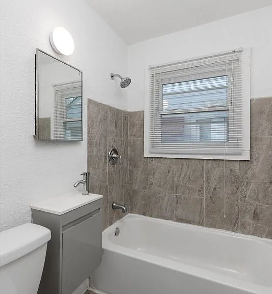 12244 Woodmont Ave — Photo 8