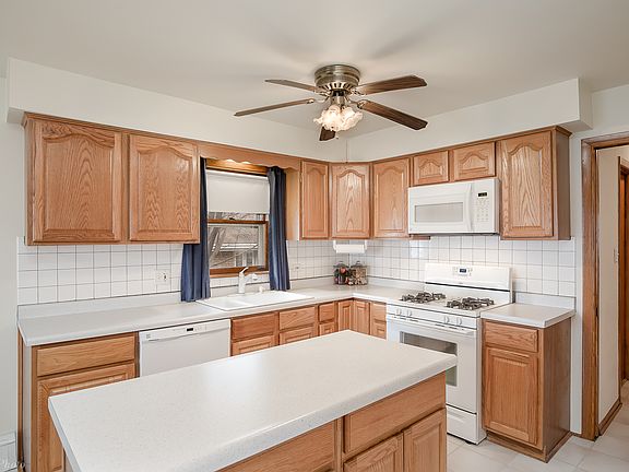 4th image of 9836 Normandy Ave