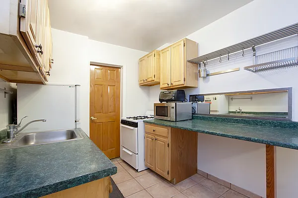 Rented by R New York | media 18