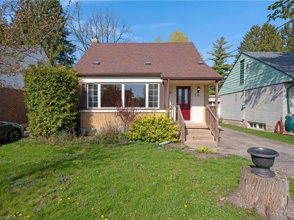 70 Roxborough Ave, Kitchener, ON N2M 1P7