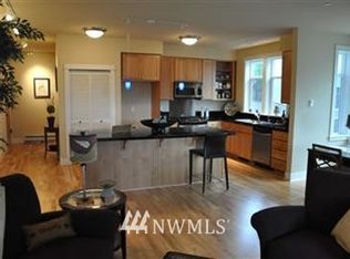 168 Hall Brothers Loop NW #19, Bainbridge Island, WA 98110