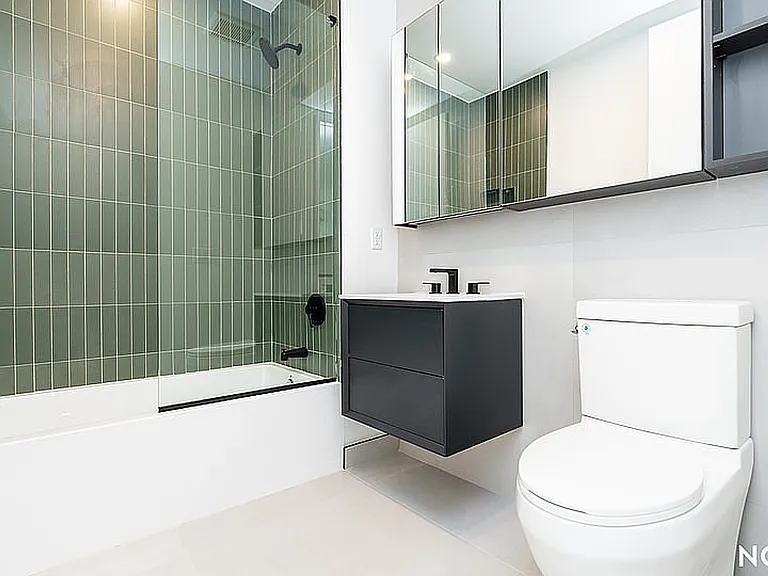 527 Grand Ave #806 — Photo 10