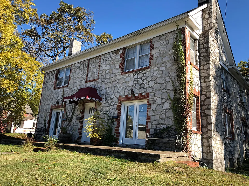 610 & 612 Cabell Dr