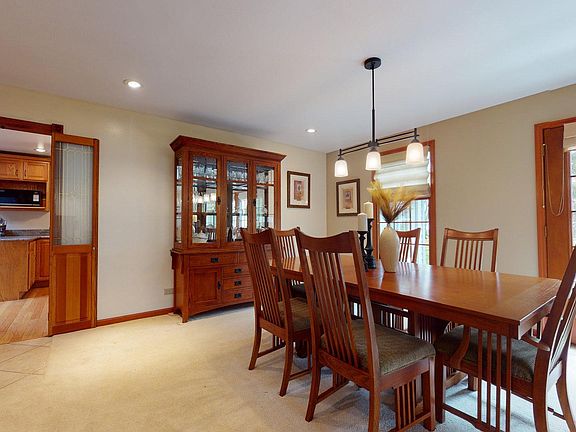 4th image of 442 Regent Dr