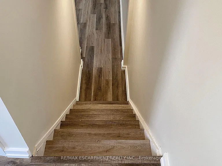 65 Fielding Cres #LOWER — Photo 5