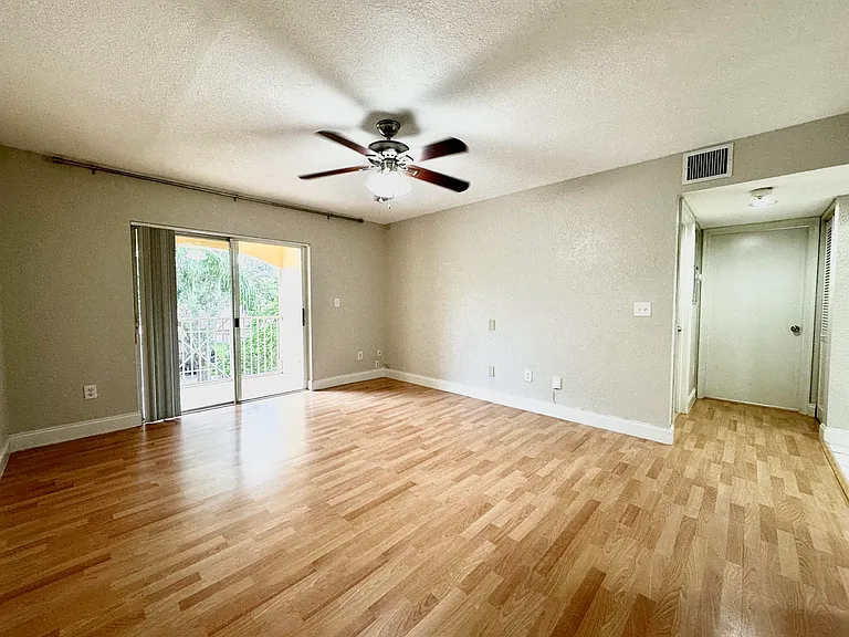 5560 NW 61st St #713 — Photo 9
